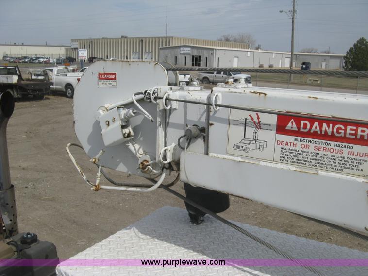 image for item K2984 1998 International 4700 service truck