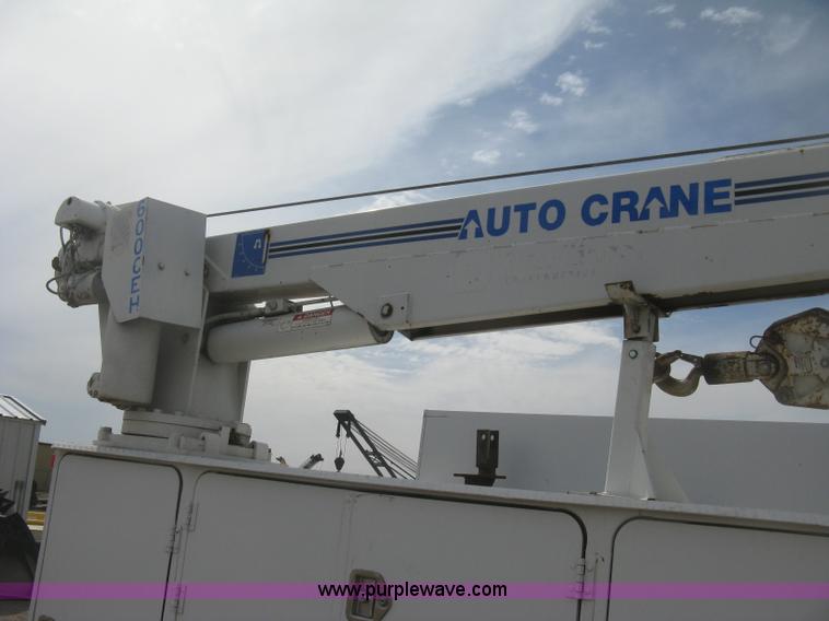 image for item K2984 1998 International 4700 service truck