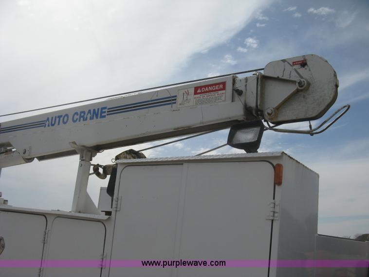 image for item K2984 1998 International 4700 service truck