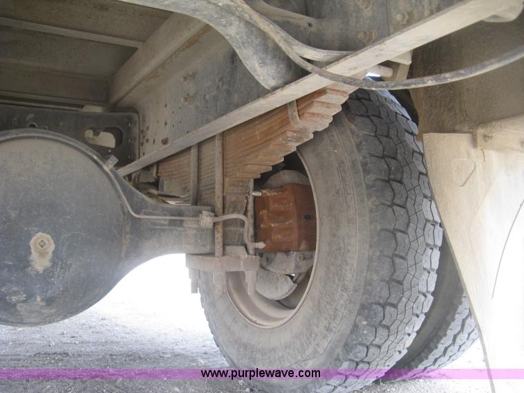 image for item K2984 1998 International 4700 service truck