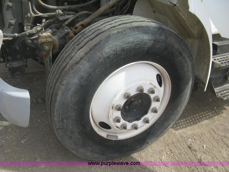 image for item K2984 1998 International 4700 service truck