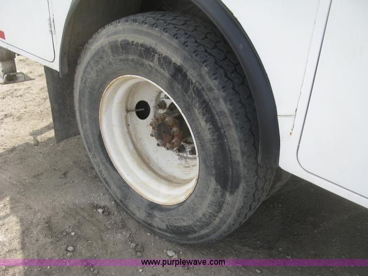 image for item K2984 1998 International 4700 service truck