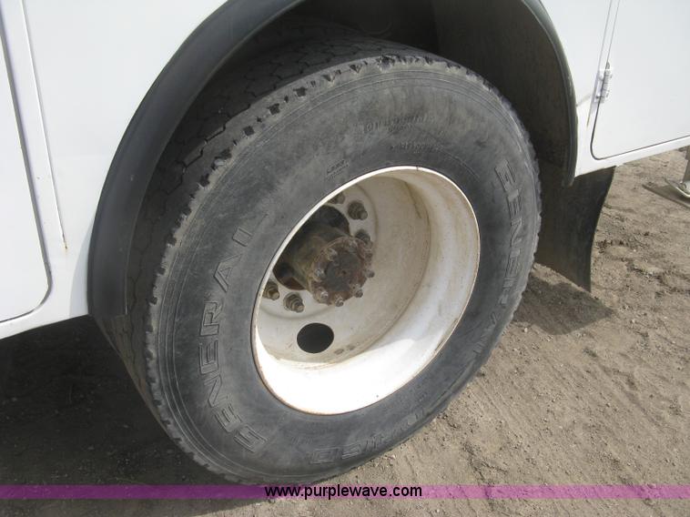 image for item K2984 1998 International 4700 service truck