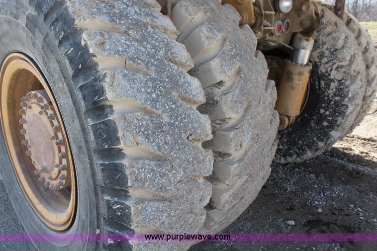 image for item K7154 1980 Caterpillar 769C rock haul truck