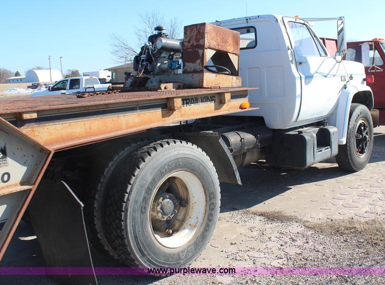 image for item K8751 1988 GMC 7000 semi truck