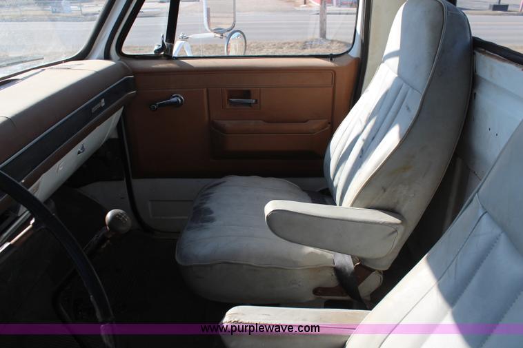 image for item K8751 1988 GMC 7000 semi truck