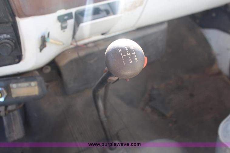 image for item K8751 1988 GMC 7000 semi truck