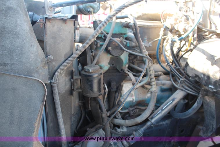 image for item K8751 1988 GMC 7000 semi truck