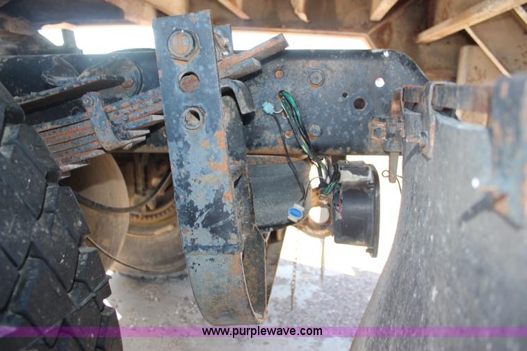 image for item K8751 1988 GMC 7000 semi truck