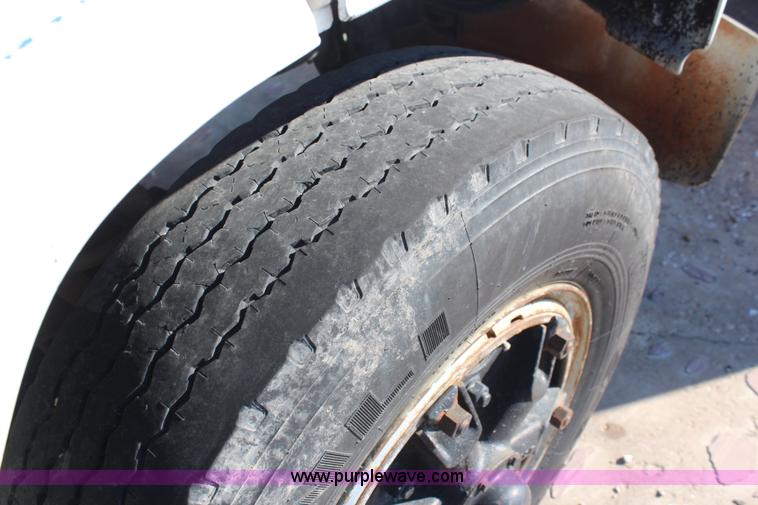 image for item K8751 1988 GMC 7000 semi truck