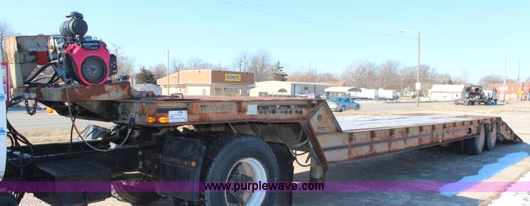 image for item K8752 1982 Trail King 1900 hydra tail trailer
