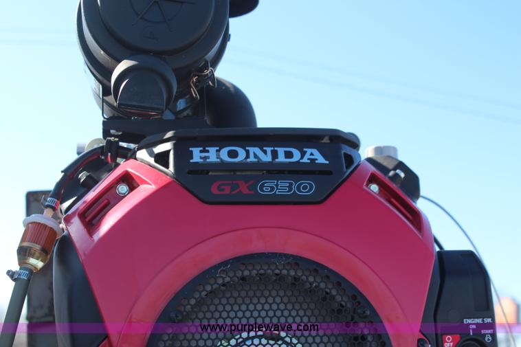 image for item K8752 1982 Trail King 1900 hydra tail trailer