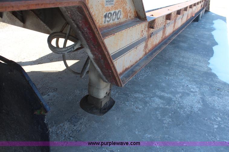 image for item K8752 1982 Trail King 1900 hydra tail trailer