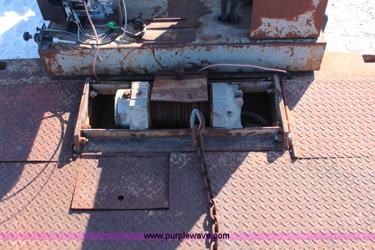 image for item K8752 1982 Trail King 1900 hydra tail trailer