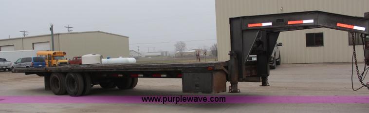image for item K8776 1998 Neal flatbed trailer