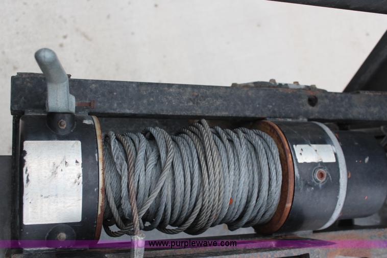 image for item K8776 1998 Neal flatbed trailer