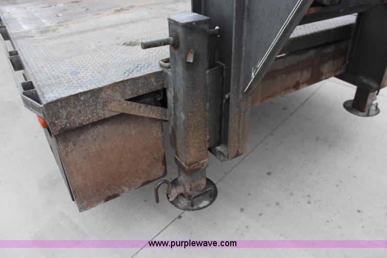 image for item K8776 1998 Neal flatbed trailer