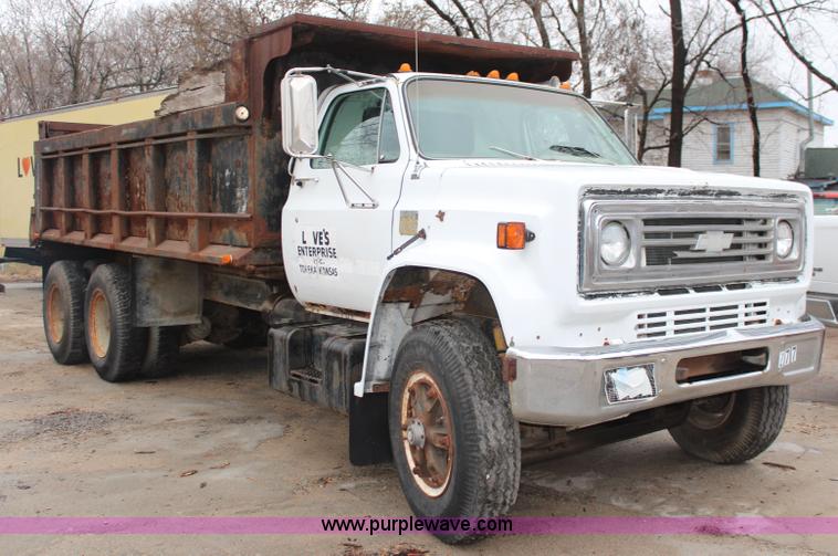 image for item K8864 1978 Chevrolet C65 dump truck