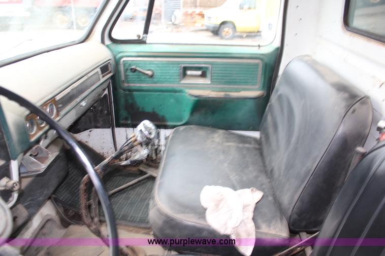 image for item K8864 1978 Chevrolet C65 dump truck