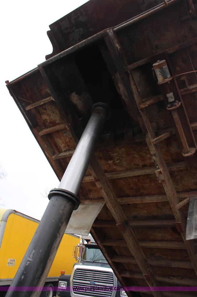 image for item K8864 1978 Chevrolet C65 dump truck