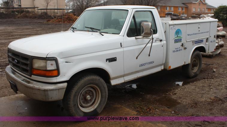 image for item K8945 1993 Ford F250 XL utility truck