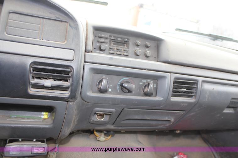 image for item K8945 1993 Ford F250 XL utility truck