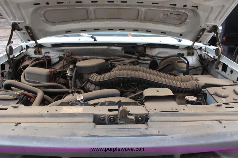 image for item K8945 1993 Ford F250 XL utility truck