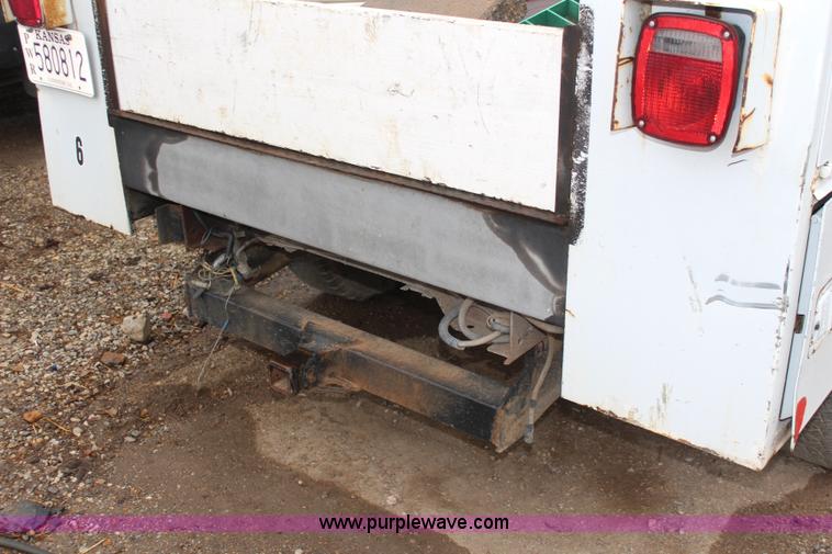 image for item K8945 1993 Ford F250 XL utility truck