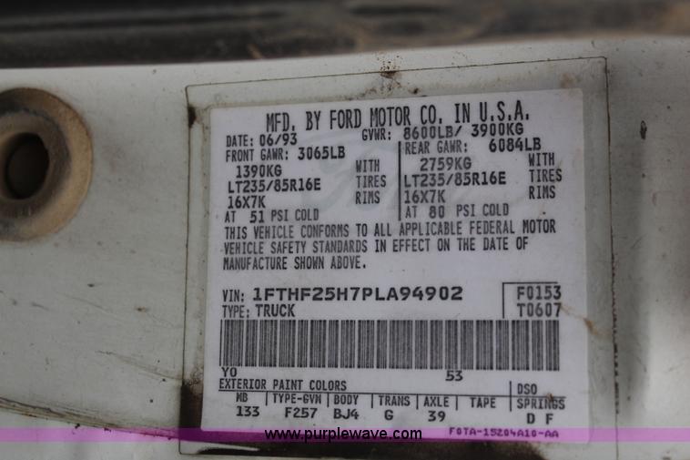 image for item K8945 1993 Ford F250 XL utility truck
