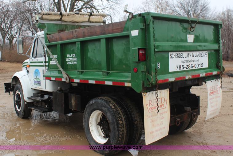 image for item K8965 1993 International 4700 dump truck