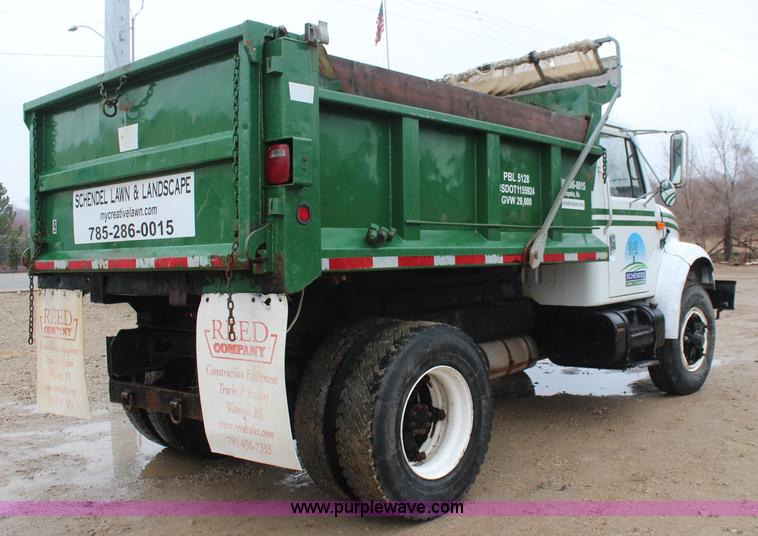 image for item K8965 1993 International 4700 dump truck