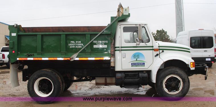 image for item K8965 1993 International 4700 dump truck