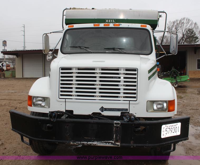 image for item K8965 1993 International 4700 dump truck