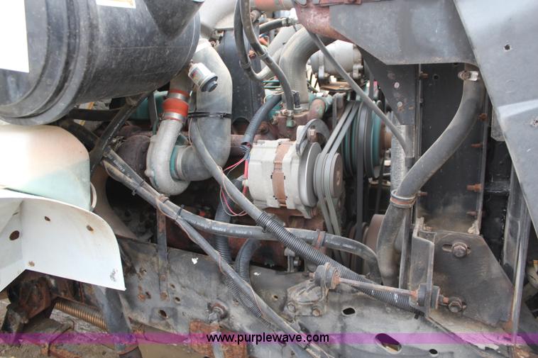 image for item K8965 1993 International 4700 dump truck