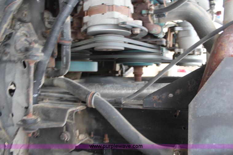 image for item K8965 1993 International 4700 dump truck