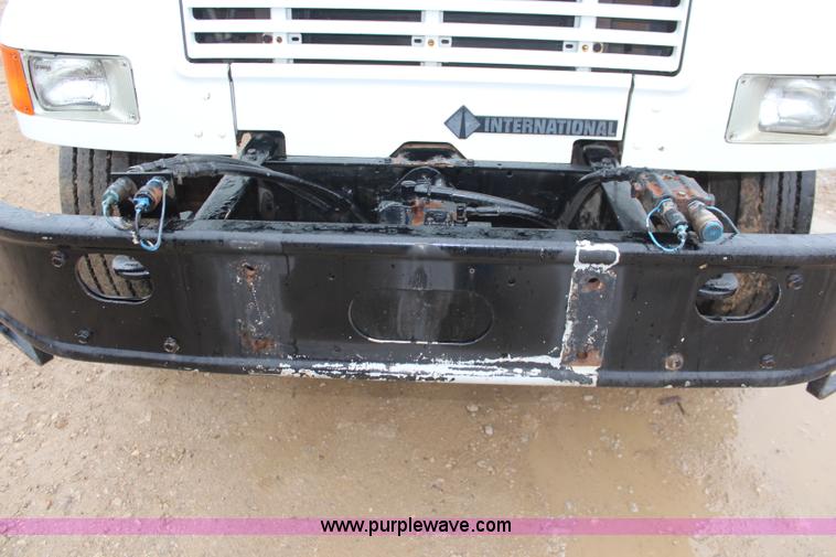 image for item K8965 1993 International 4700 dump truck