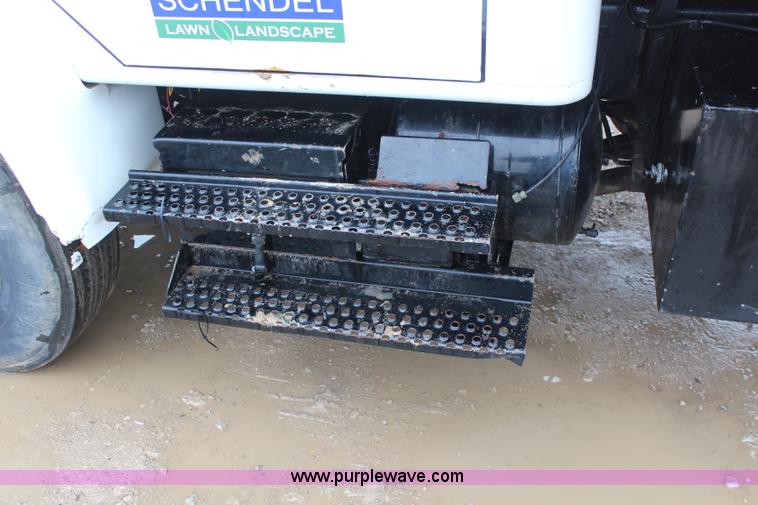 image for item K8965 1993 International 4700 dump truck
