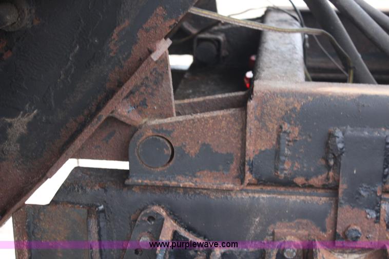 image for item K8965 1993 International 4700 dump truck