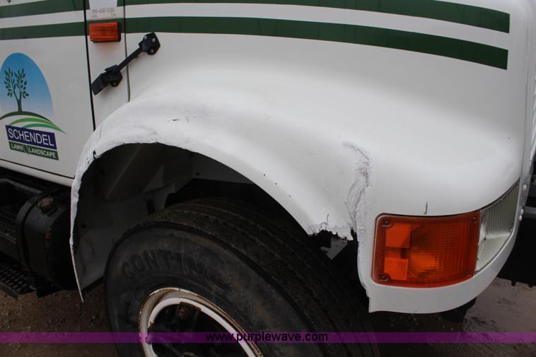 image for item K8965 1993 International 4700 dump truck