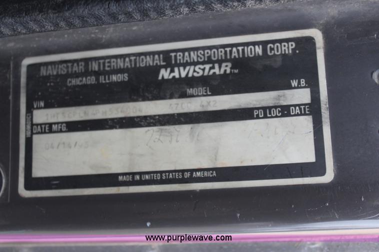 image for item K8965 1993 International 4700 dump truck