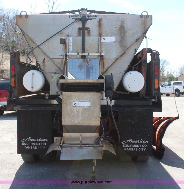 image for item K8995 2002 International 4900 dump truck