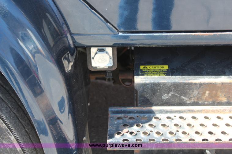 image for item K8995 2002 International 4900 dump truck