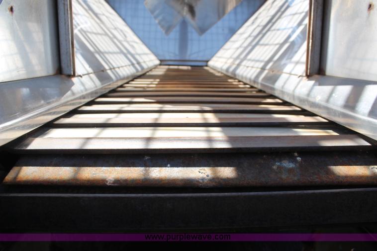 image for item K8995 2002 International 4900 dump truck