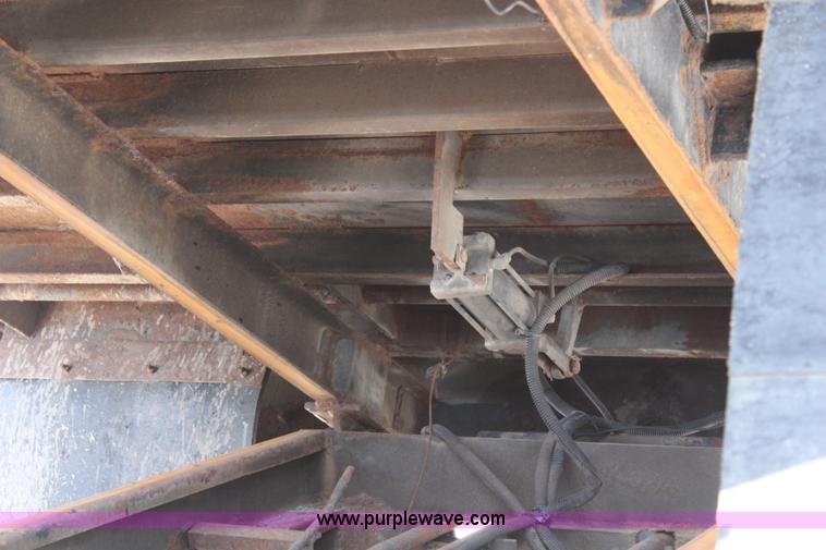 image for item K8995 2002 International 4900 dump truck