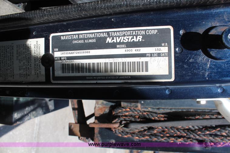 image for item K8995 2002 International 4900 dump truck