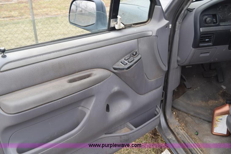 image for item K7030 1995 Ford F150 XLT SuperCab pickup truck