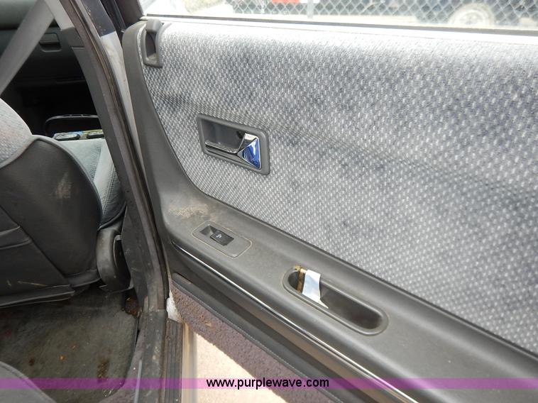 image for item K8868 1991 Mazda 626