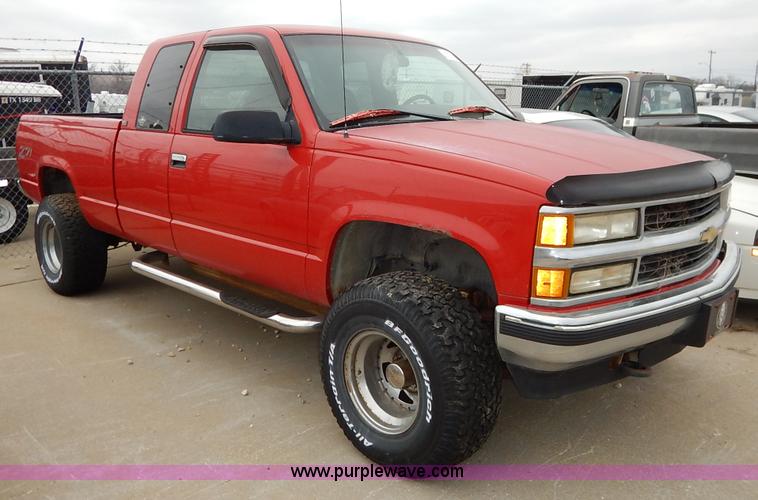 image for item K8869 1995 Chevrolet C/K 1500 pickup truck