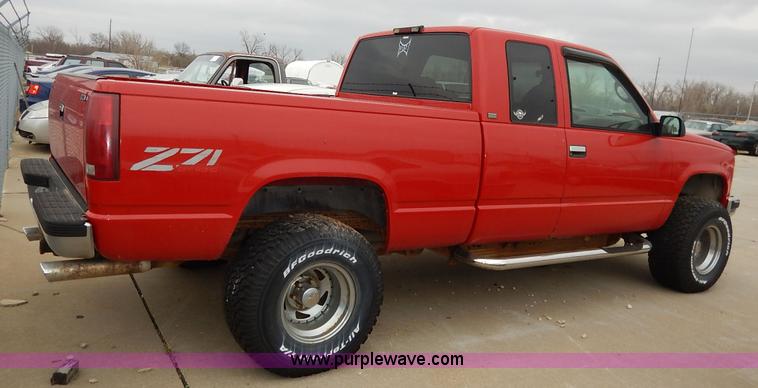 image for item K8869 1995 Chevrolet C/K 1500 pickup truck