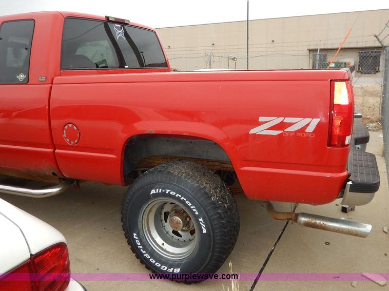 image for item K8869 1995 Chevrolet C/K 1500 pickup truck